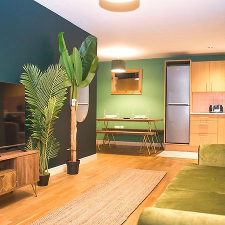 Spacious City Centre Apt - Free Parking - Ao Arena แมนเชสเตอร์ ภายนอก รูปภาพ