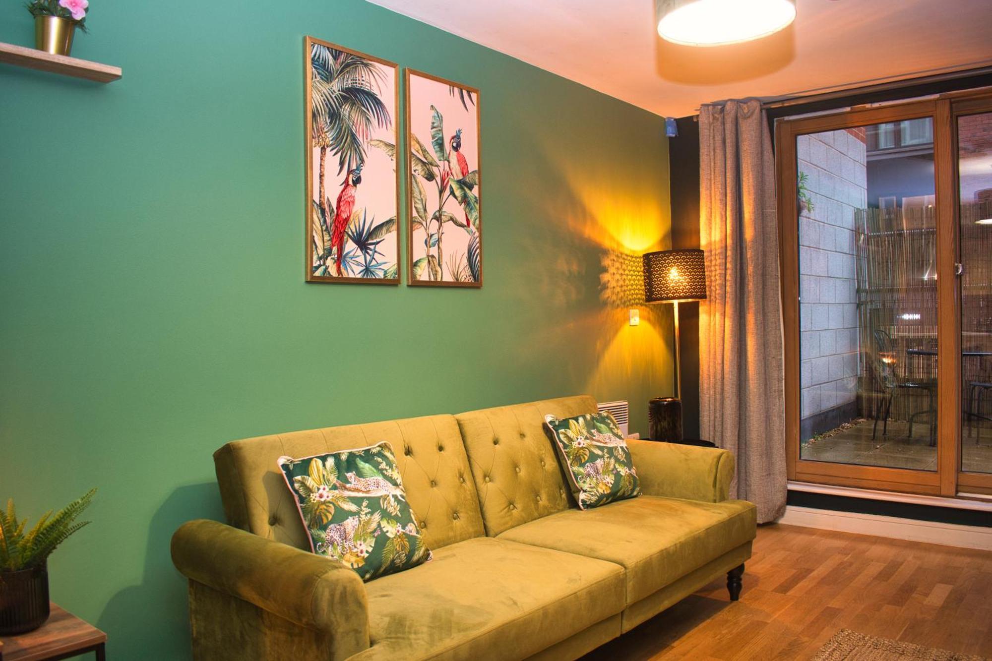 Spacious City Centre Apt - Free Parking - Ao Arena แมนเชสเตอร์ ภายนอก รูปภาพ