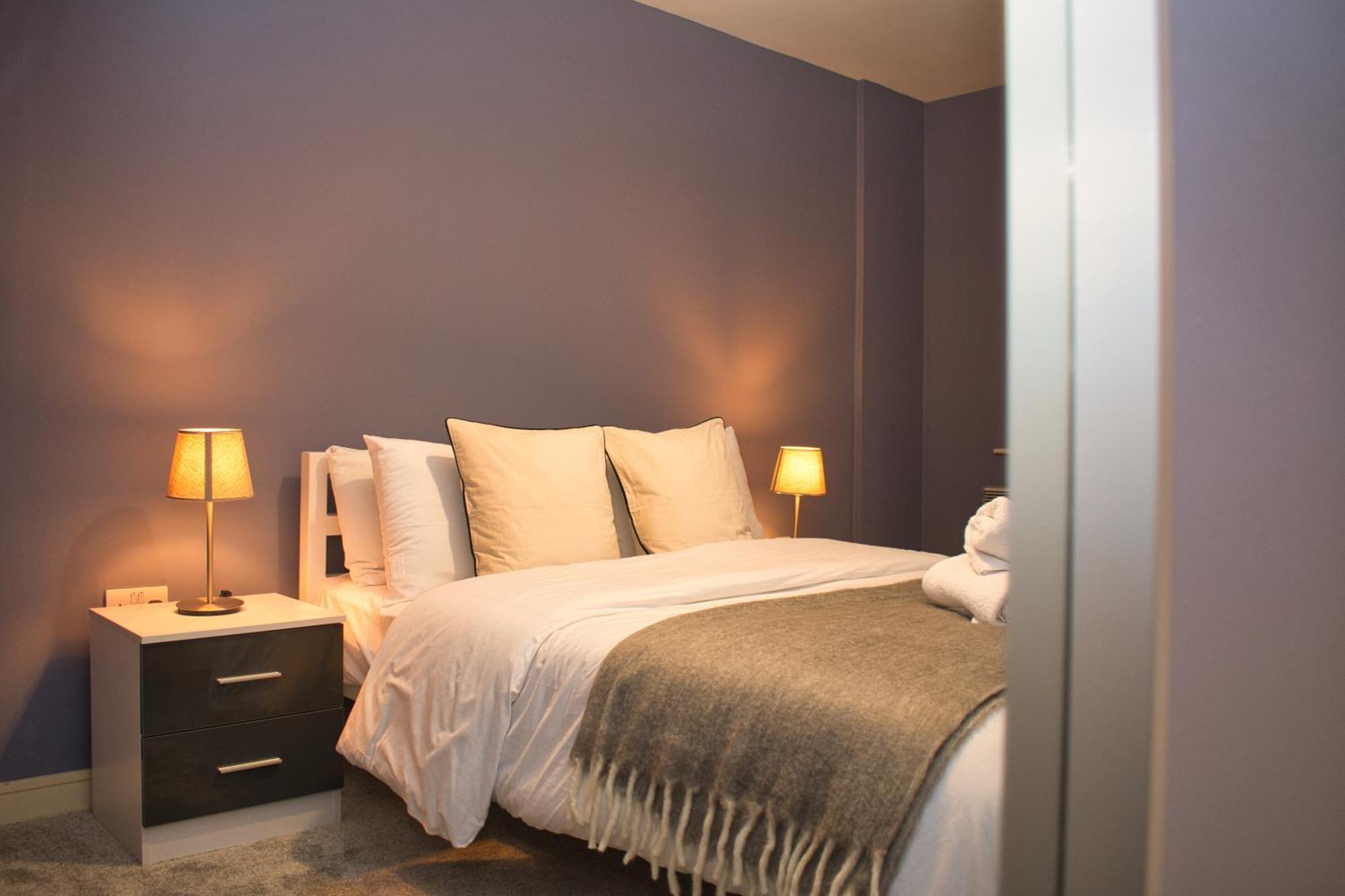Spacious City Centre Apt - Free Parking - Ao Arena แมนเชสเตอร์ ภายนอก รูปภาพ
